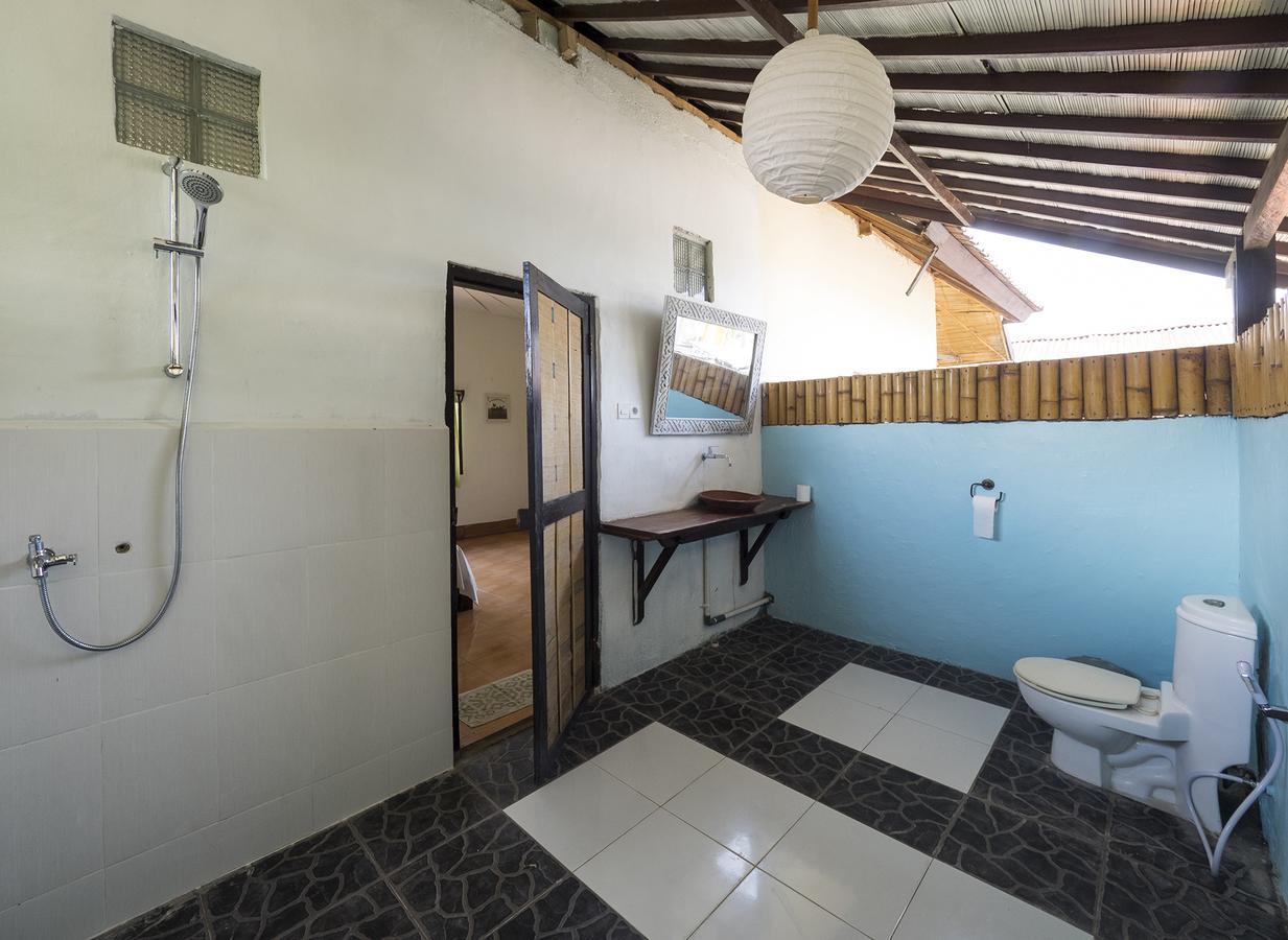 Woodstock Gili - Garden & Bungalows Gili Trawangan Exterior photo